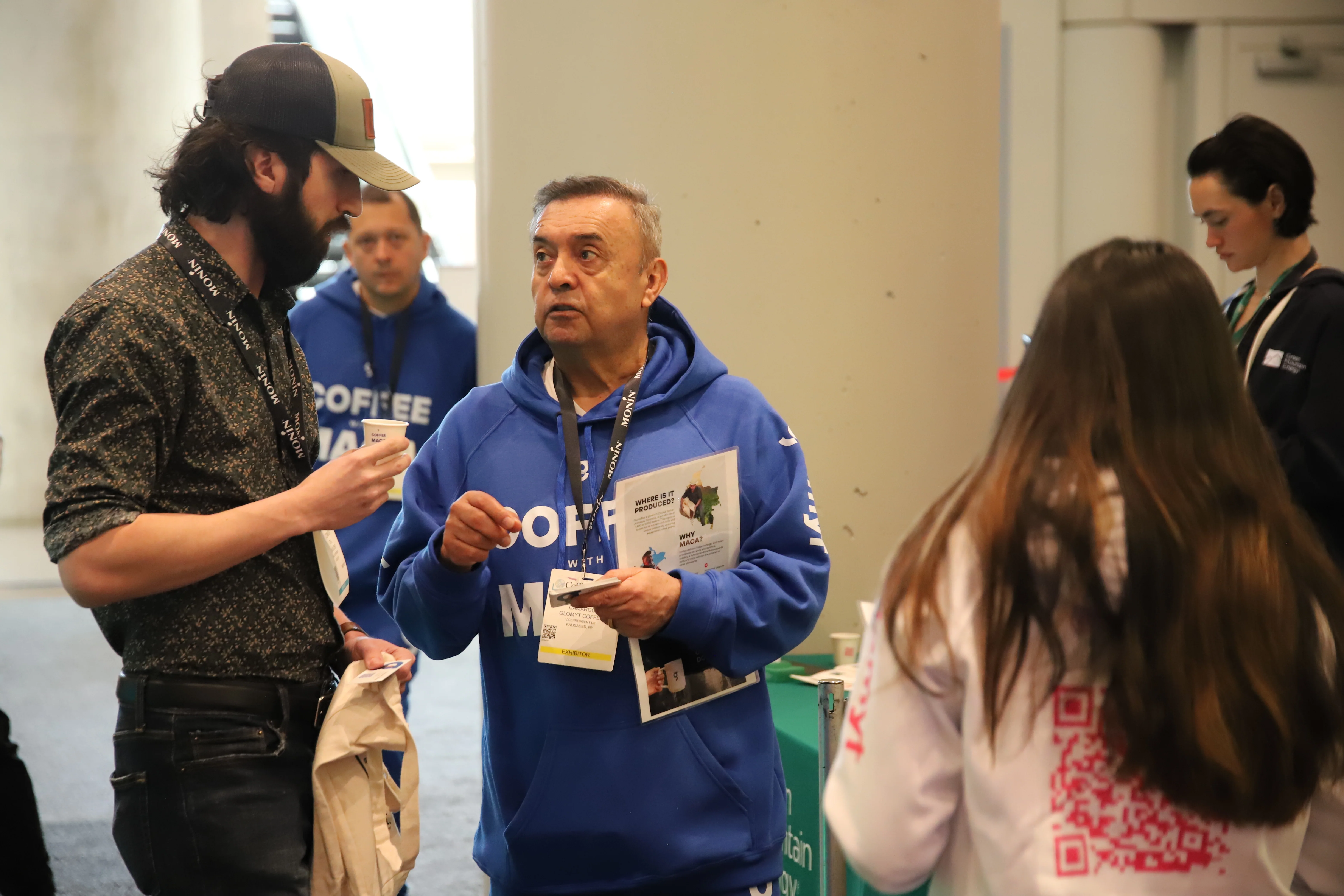 Two Glomyt team members at the stand